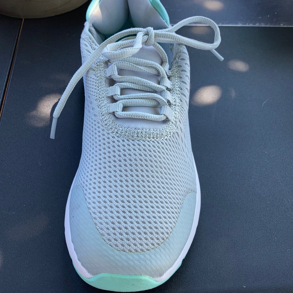 Avia Sneakers